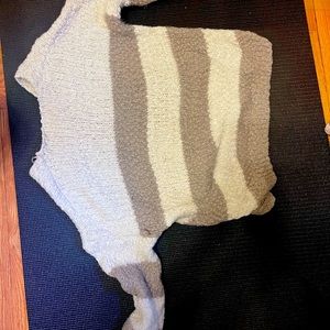 Cozy grey and white sweater, never worn. Size medium. Will mail within a day.